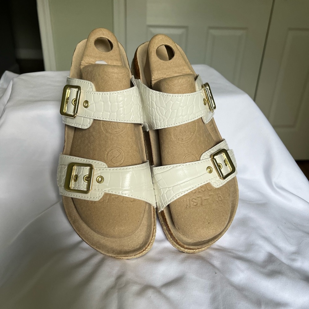 Women slide sandals